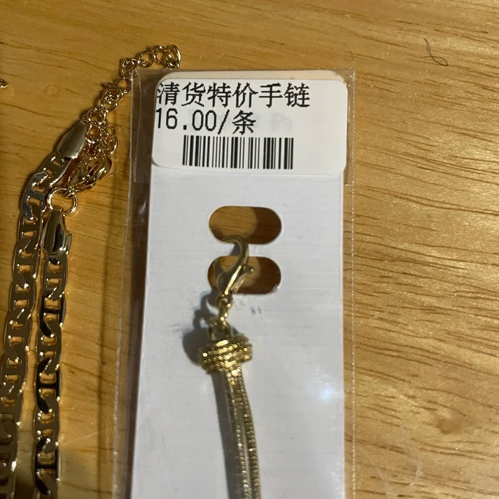 Source Unknown Gold and Silver Necklace Set - Picture 2 of 2